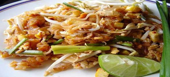 http://top-10-list.org/wp-content/uploads/2010/12/Pad-Thai-Or-Fried-Noodle.jpg