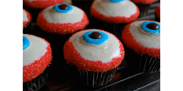eye cupcake