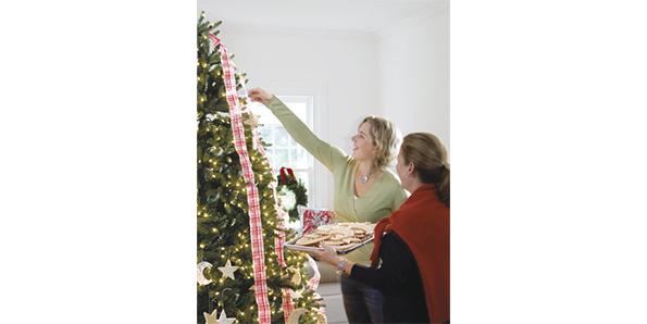 Decorate Christmas tree